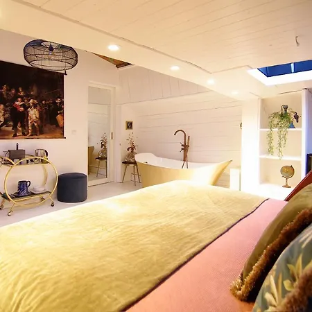 Najade Eco Houseboat