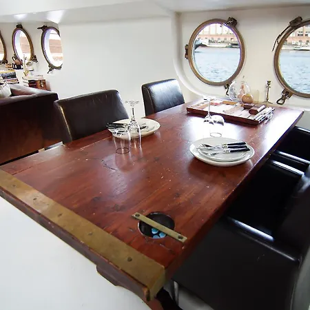 Najade Eco Houseboat