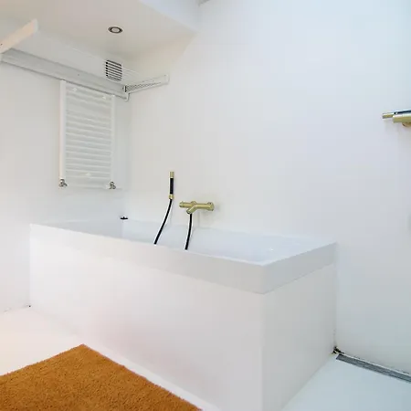 Najade Eco Houseboat Amsterdam