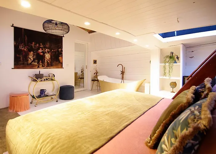 Najade Eco Houseboat