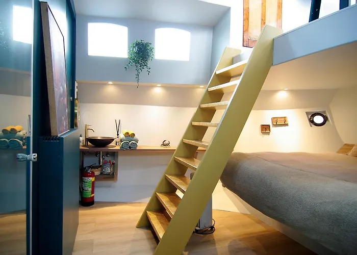 Najade Eco Houseboat Gasthuis Amsterdam