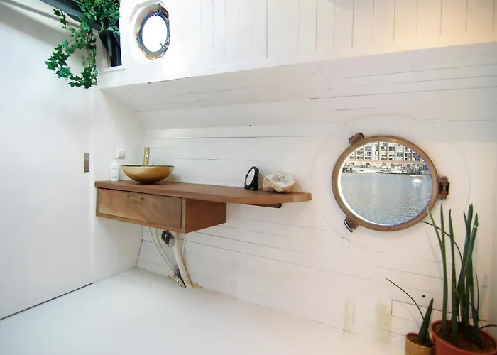 Gasthuis Najade Eco Houseboat Amsterdam