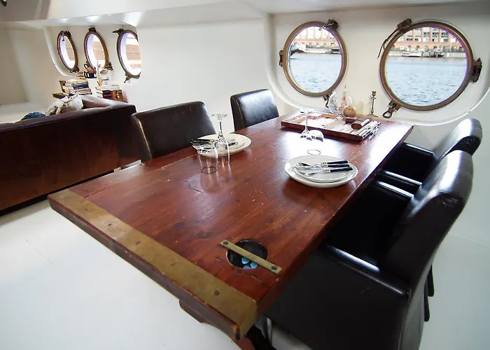 Najade Eco Houseboat