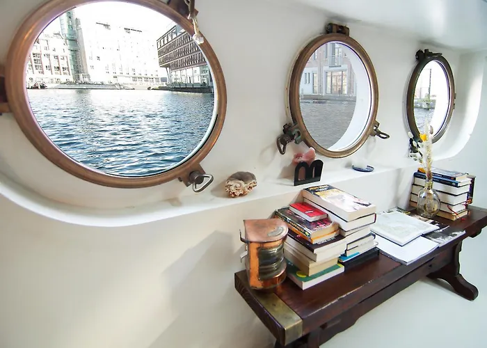 Najade Eco Houseboat Gasthuis Amsterdam