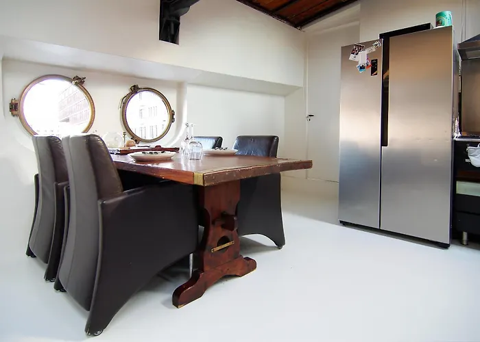 Najade Eco Houseboat